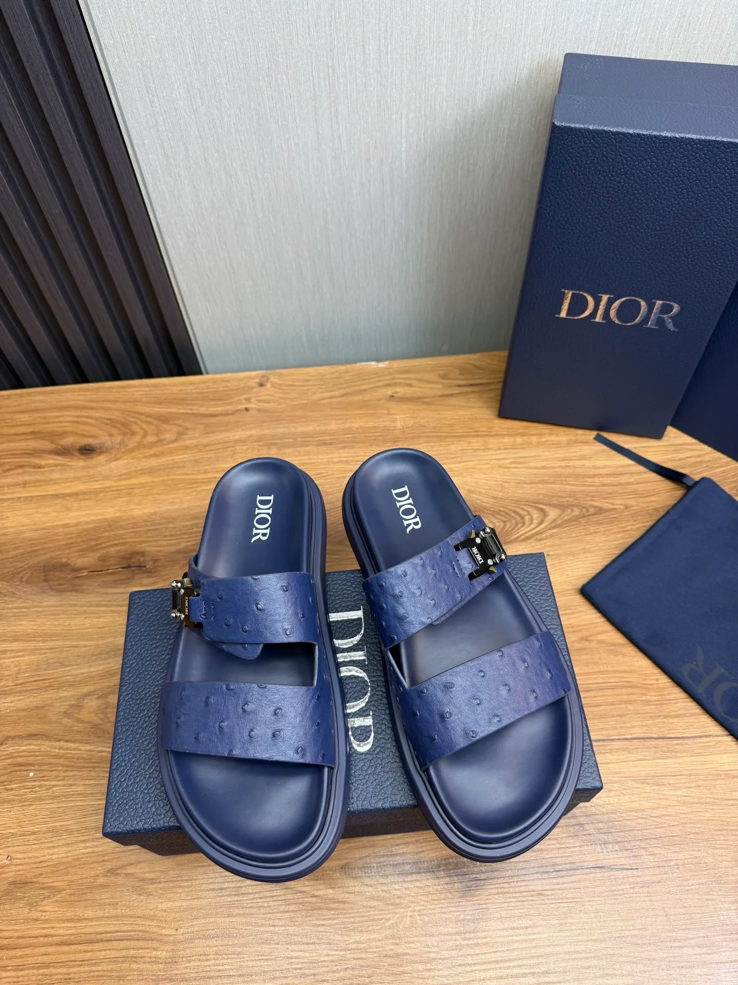 Men's shoes 300💰 Dior. Men's slippers🩴 Official website 1:1 production 38-45 size 45 46 🉑️Customized original material shipped✅